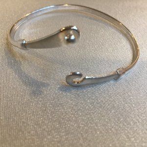 Brand new sterling silver bangle bracelet